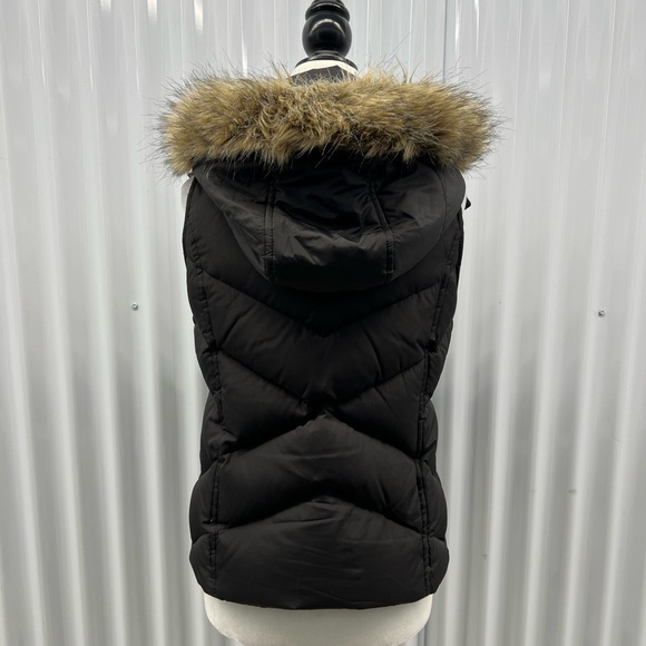 Smart Set Black Puffer Vest with Faux Fur Hood - Size Small - Picture 3 of 7